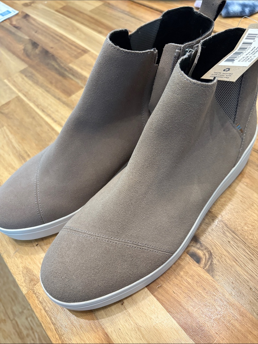 Tom’s Jamie 11 taupe grey